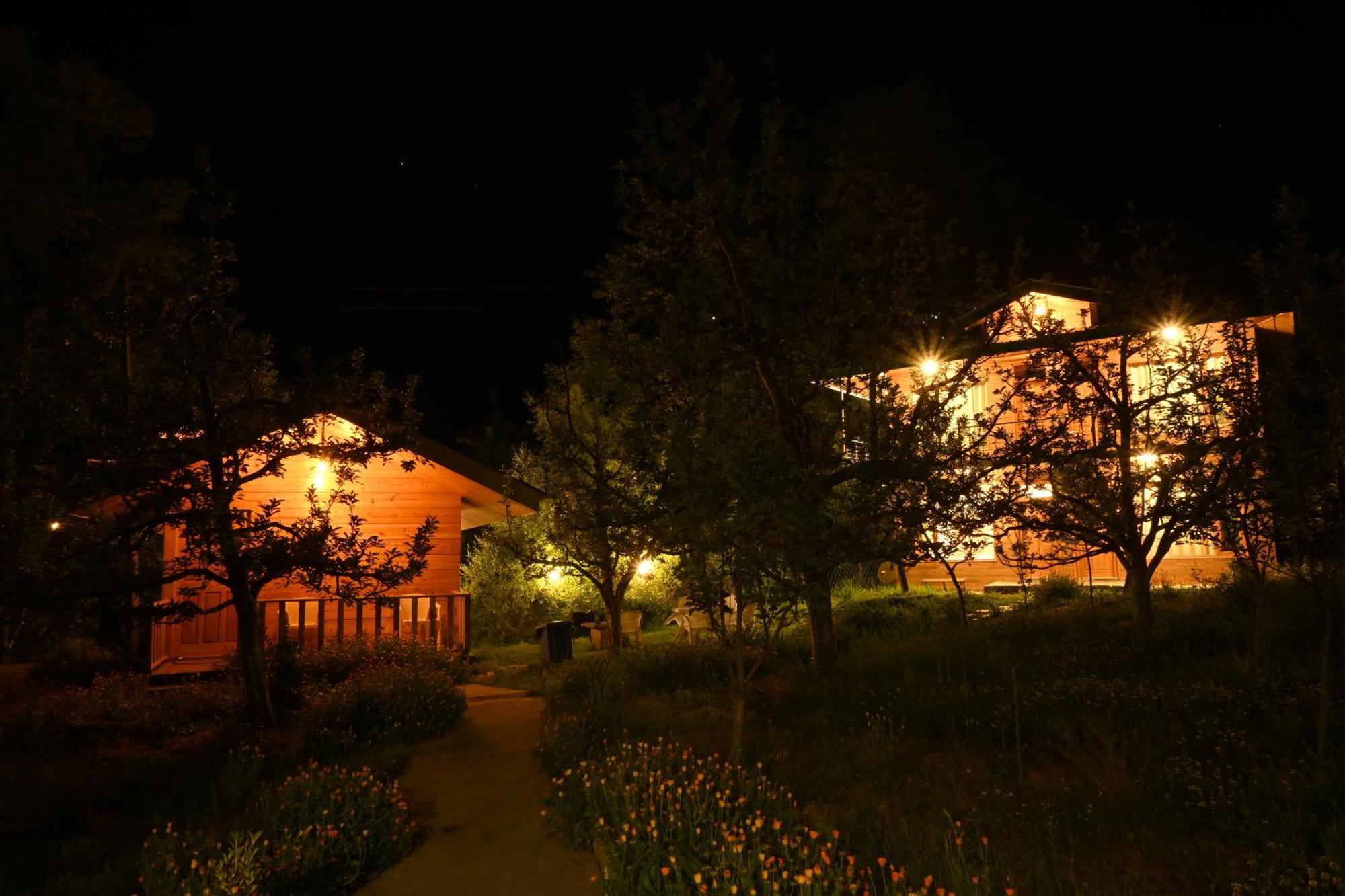 Cascade Mountain Retreat Manali Bed & Breakfast Exterior photo