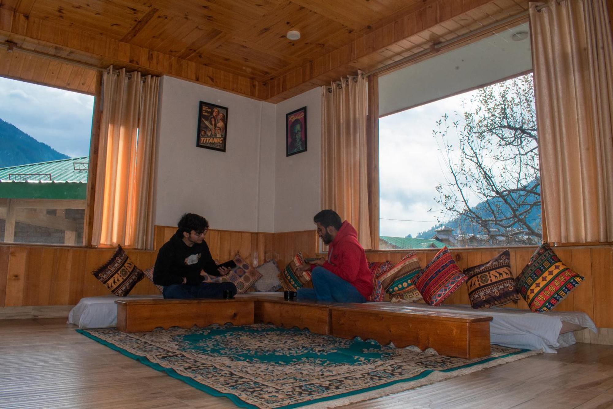 Cascade Mountain Retreat Manali Bed & Breakfast Exterior photo