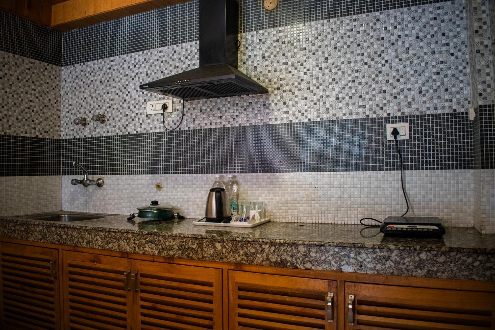 Cascade Mountain Retreat Manali Bed & Breakfast Exterior photo